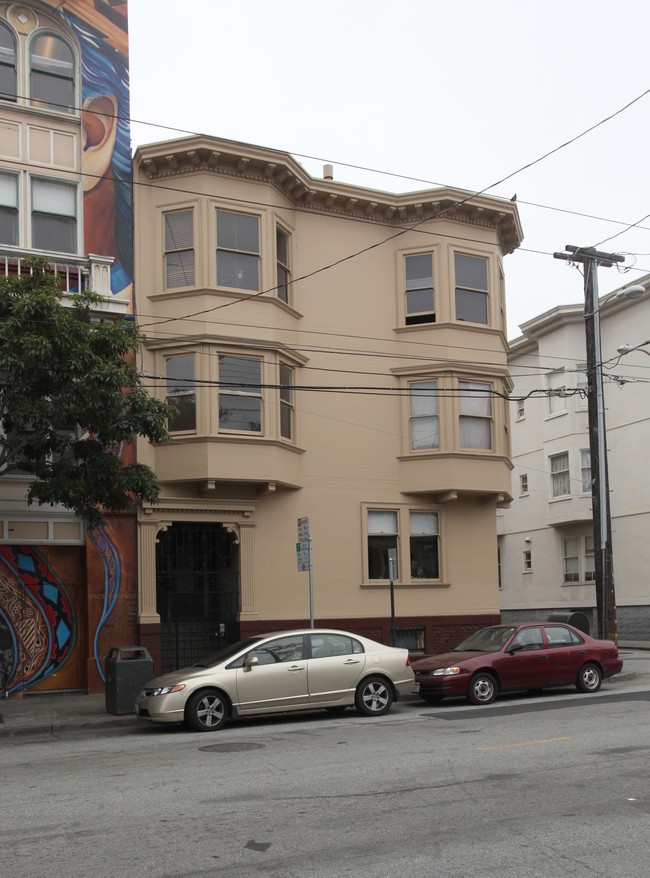 3551 18th St in San Francisco, CA - Foto de edificio - Building Photo