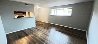 4440 Flowerdale Ave in Dayton, OH - Building Photo