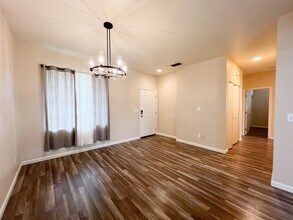 7907 Symington Way in Sacramento, CA - Building Photo - Building Photo