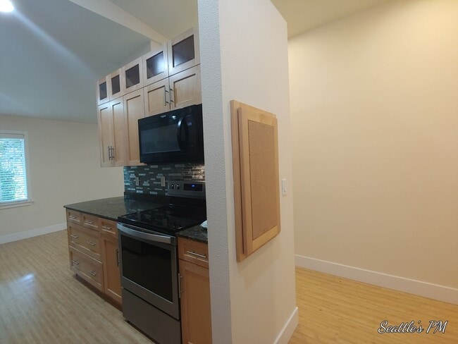 21307 48th Ave W in Mountlake Terrace, WA - Building Photo - Building Photo