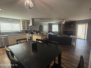 4026 Cedar Island Rd E in Jacksonville, FL - Building Photo - Building Photo