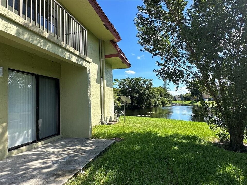 3256 NW 104th Ave in Coral Springs, FL - Building Photo