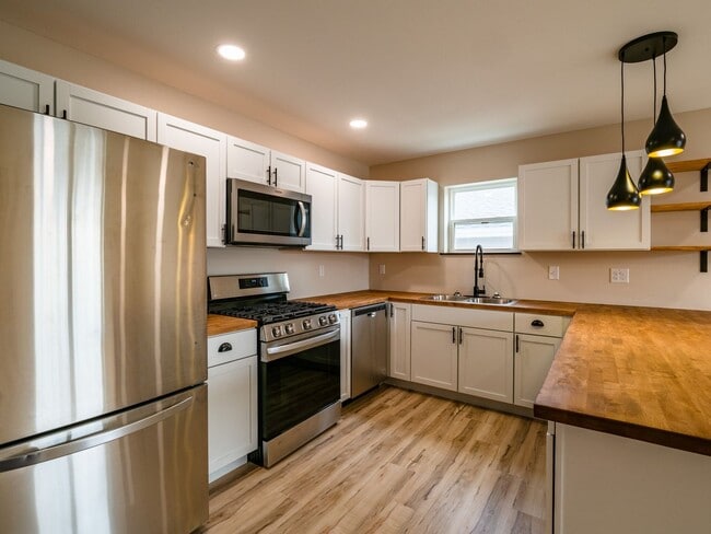 615 3rd Ave SW in Cedar Rapids, IA - Building Photo - Building Photo