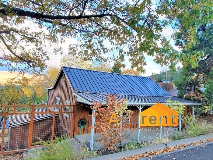 442 Terrace St in Ashland, OR - Building Photo