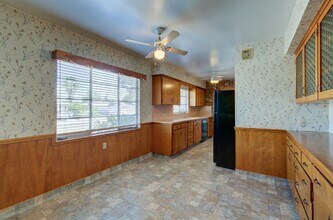 123 W McKinley Ave in Fresno, CA - Foto de edificio - Building Photo