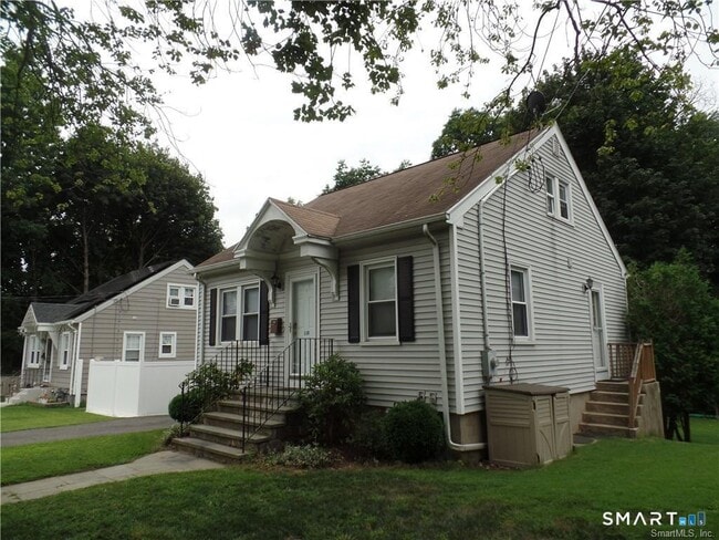 110 Knowlton St in Stratford, CT - Building Photo - Building Photo