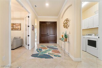 28086 Kerry Ct in Bonita Springs, FL - Foto de edificio - Building Photo