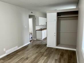 203 Yale Ave E in Winnipeg, MB - Building Photo - Building Photo