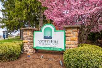 Society Hill at Lehigh Park in Allentown, PA - Foto de edificio - Building Photo