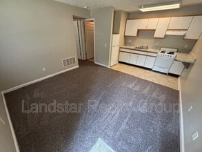 4911 Villa Fair Rd in Louisville, KY - Building Photo - Building Photo