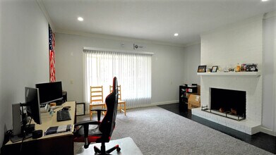 307 W College Ave in Hartsville, SC - Foto de edificio - Building Photo