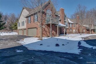 28515 Carlton Way Dr in Novi, MI - Building Photo - Building Photo