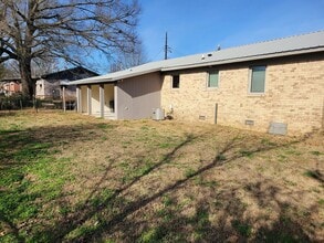 211 Cloos Cir Dr in Ozark, AR - Building Photo - Building Photo