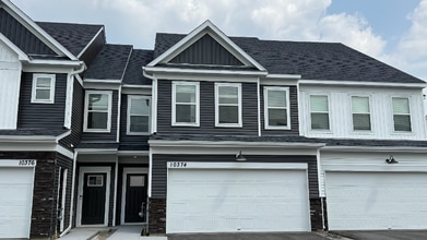 10374 Glacier Ln N in Maple Grove, MN - Building Photo - Building Photo