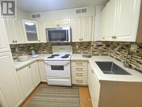 30 Goodless Ct in Toronto, ON - Building Photo - Building Photo