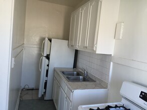 1411 W 3rd St in Los Angeles, CA - Building Photo - Building Photo
