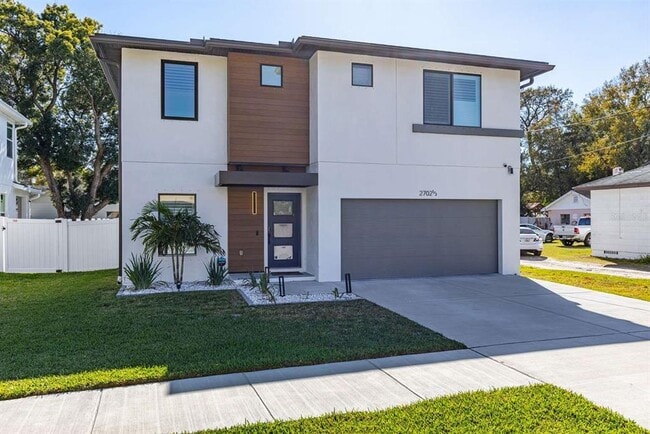2702 W St Isabel St