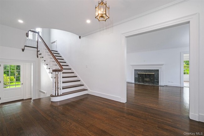7 Axtell Dr in Scarsdale, NY - Building Photo - Building Photo