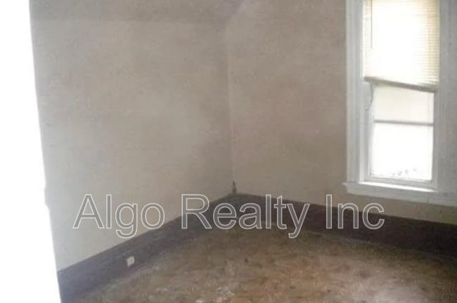 2647 Fremont Ave N in Minneapolis, MN - Foto de edificio - Building Photo