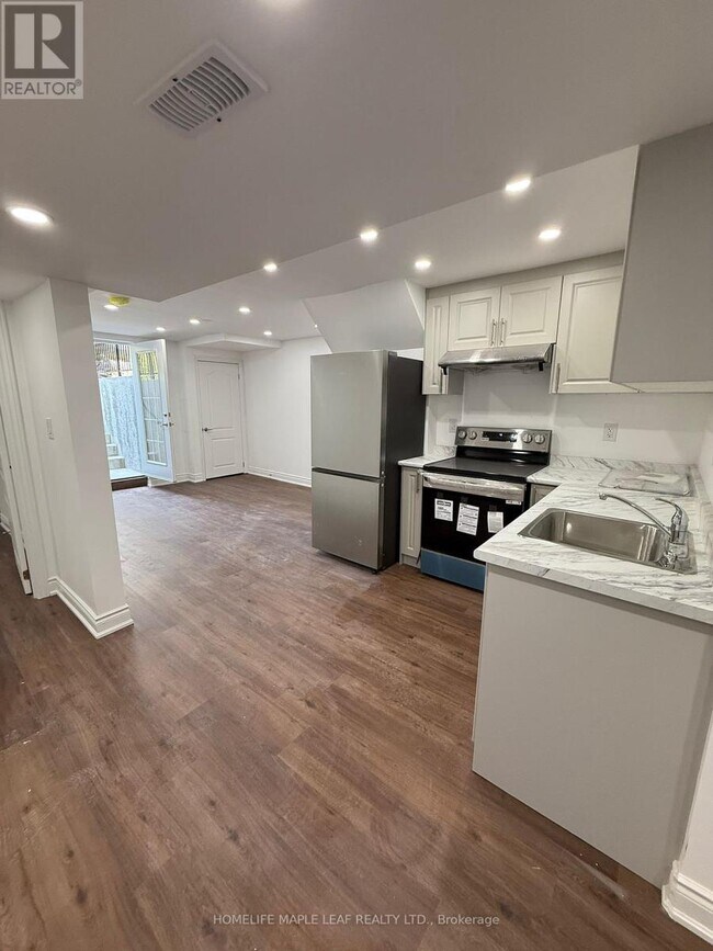 51 Angus Dr in Ajax, ON - Building Photo - Building Photo
