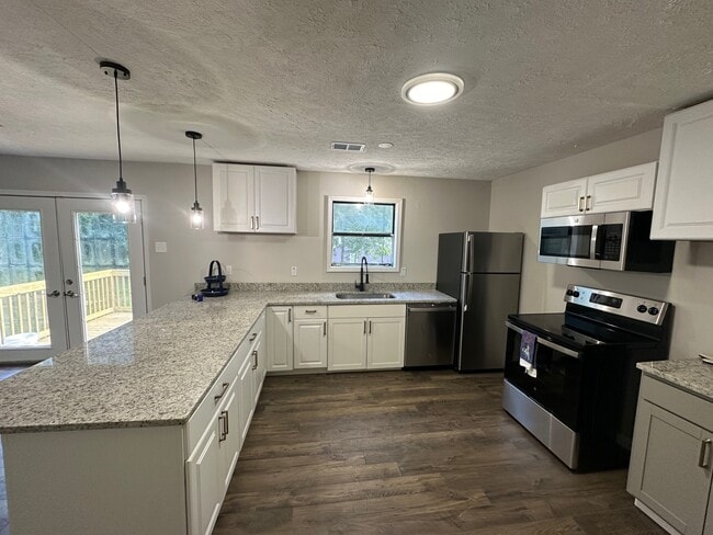 958 King Rd in Riverdale, GA - Building Photo - Building Photo