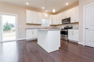 1073 Bluemoon Dr in Harrisonburg, VA - Building Photo - Building Photo