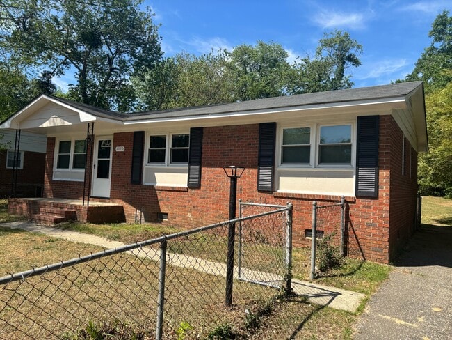 1070 Rulnick St in Fayetteville, NC - Building Photo - Building Photo