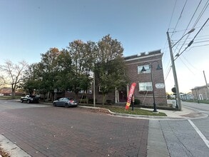 Walnut Manor in Kokomo, IN - Foto de edificio - Building Photo
