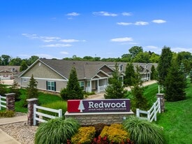 Redwood Reynoldsburg in Reynoldsburg, OH - Building Photo