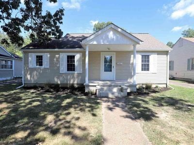 property at 2011 Washington St