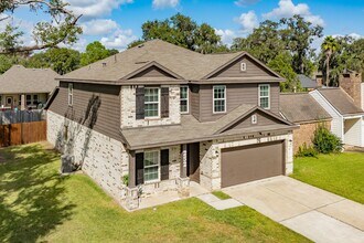 252 Twin Lakes Blvd W in West Columbia, TX - Building Photo - Building Photo