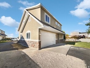 2238 Harvest Moon Dr in Saratoga Springs, UT - Building Photo - Building Photo