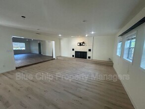 4634 W Sunset Blvd in Tampa, FL - Building Photo - Building Photo