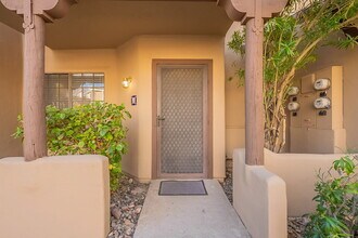 1446 E Grovers Ave, Unit 13 in Phoenix, AZ - Foto de edificio - Building Photo