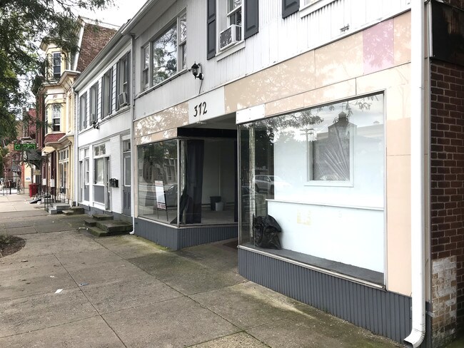 372 E High St in Pottstown, PA - Building Photo - Building Photo