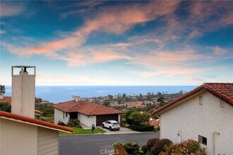 25 Ocean Crest Ct in Rancho Palos Verdes, CA - Building Photo - Building Photo