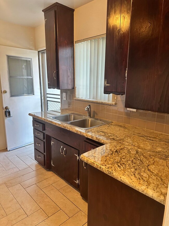 11339-11345 Valley Spring Ln in Los Angeles, CA - Building Photo - Building Photo