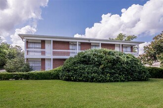 1917 20th St-Unit -4 in Huntsville, TX - Building Photo - Building Photo