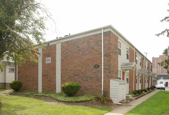 75-81 W Norwich Ave in Columbus, OH - Foto de edificio - Building Photo