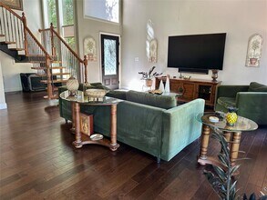 25 Stoney Creek Cove in Lakeway, TX - Building Photo - Building Photo