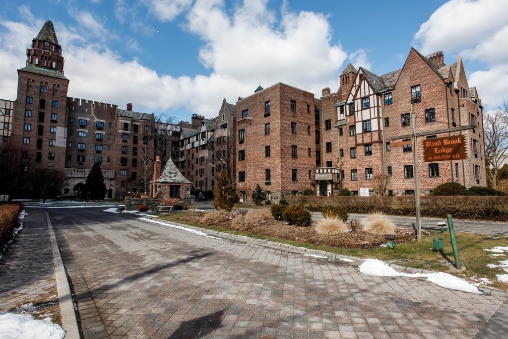 Blind Brook Lodge in Rye, NY - Building Photo