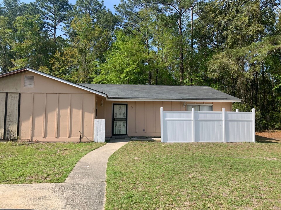 138 Cherokee Cir in Hinesville, GA - Building Photo