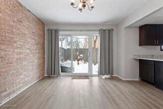 1750 Henley St in Glenview, IL - Building Photo - Building Photo