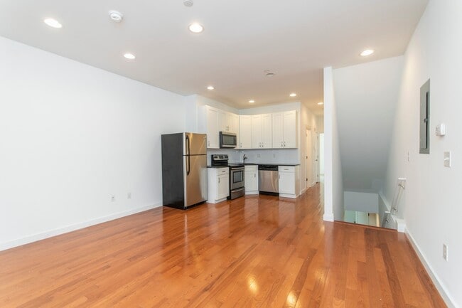 1632 N Sydenham St in Philadelphia, PA - Foto de edificio - Building Photo