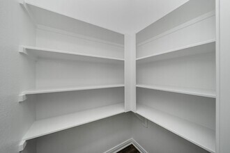 1111 Trellis Pass in Brenham, TX - Building Photo - Building Photo