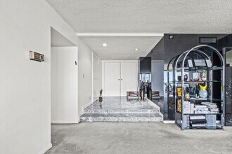 1900 Consulate Pl in West Palm Beach, FL - Foto de edificio - Building Photo