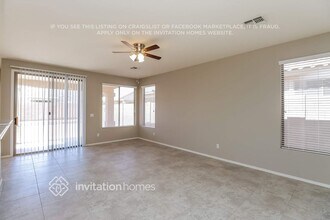 155 E Canary Ct in San Tan Valley, AZ - Foto de edificio - Building Photo