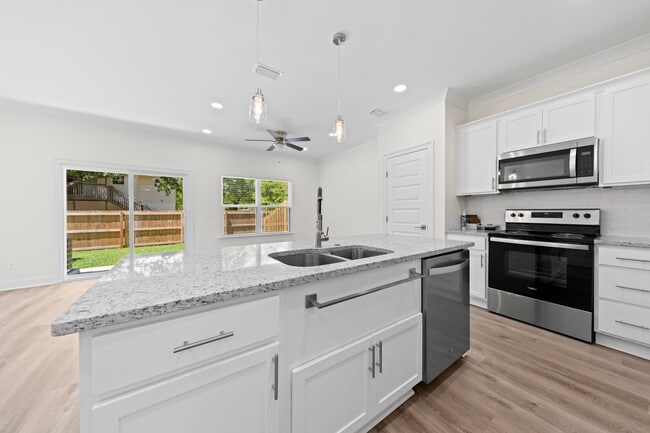135 Bayou View Dr