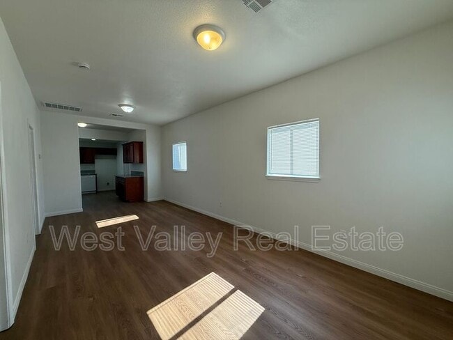 516 2nd St in Taft, CA - Building Photo - Building Photo