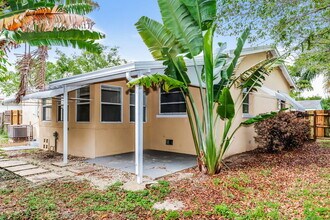 195 E 28th St in West Palm Beach, FL - Foto de edificio - Building Photo